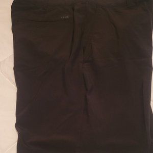 IZOD GOLF SHORT FLEXIBLE SIZE 40